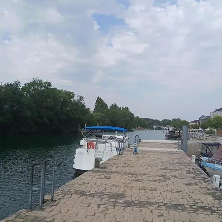 Botel Sejour Unique Sur Penichette A Quai - 5 Pers.